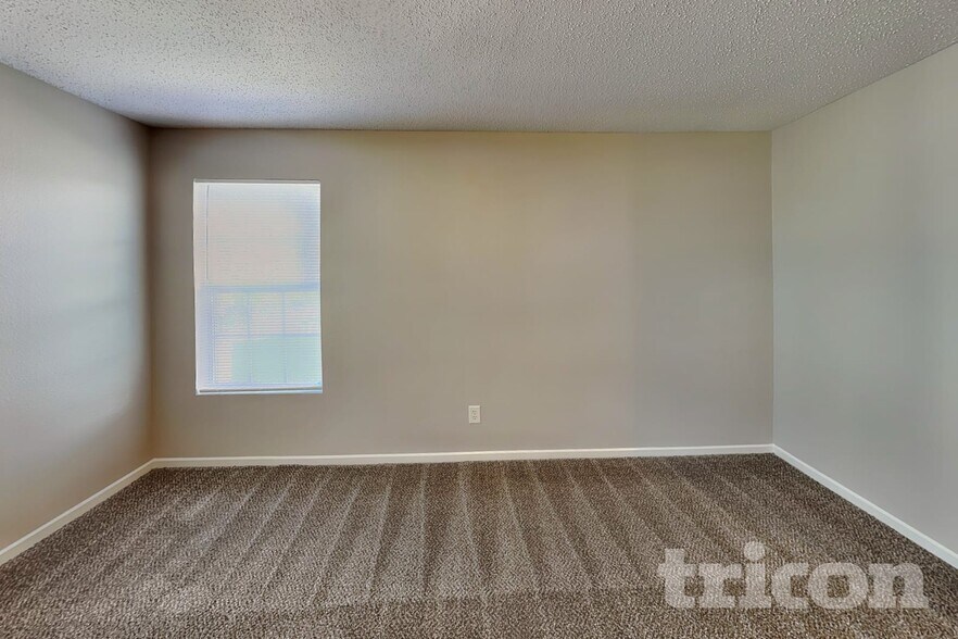 Building Photo - 678 Runnymede Ct