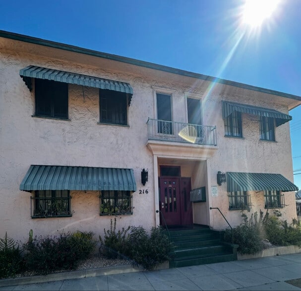 Primary Photo - 216 E Valencia Ave