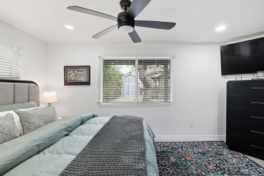 Building Photo - 1918 Marshallfield Ln