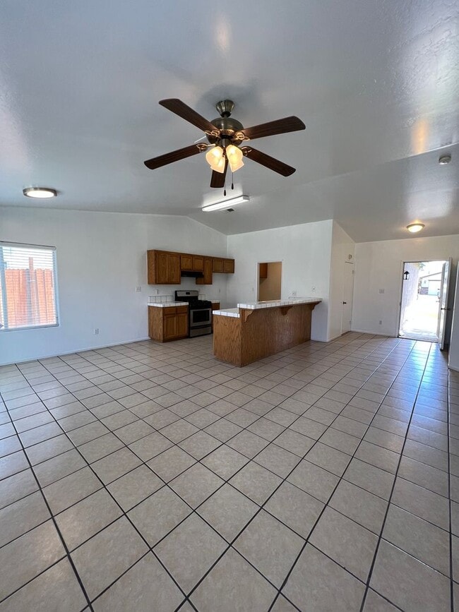 Building Photo - 1516 Hadar Rd