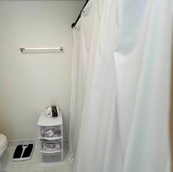 Building Photo - 4310 Dolphin Ave