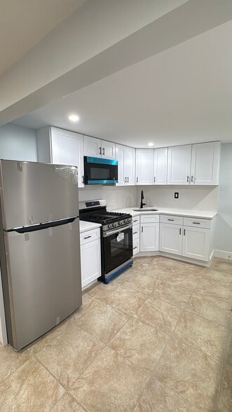 Kitchen - 11945 Sutphin Blvd