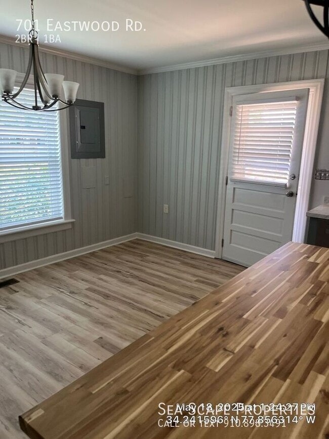 Building Photo - 701 Eastwood Rd