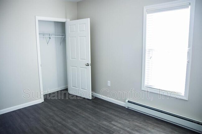 Building Photo - 44 Gage St