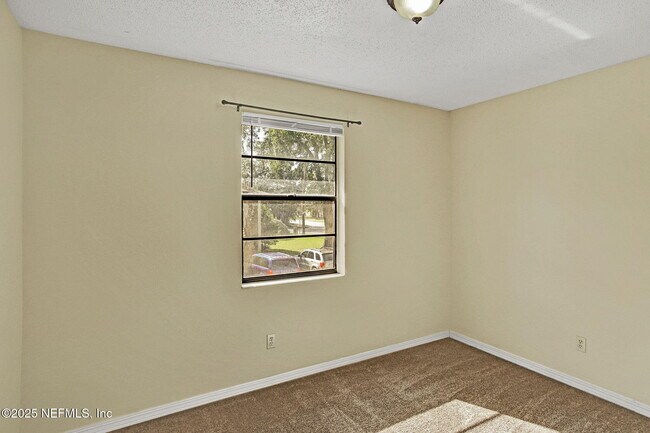 Building Photo - 475 Crabapple Ct