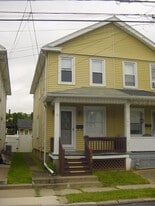 Building Photo - 2437 Sycamore St