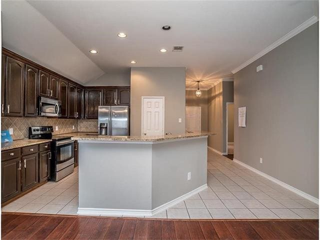 Building Photo - 8009 Indian Palms Trail