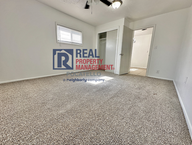 Building Photo - MOVE IN SPECIAL - Newly remodeled - 3 Bedr...