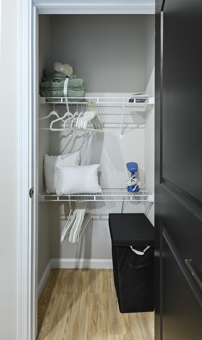 Building Photo - 3022 Auchentoroly Ter