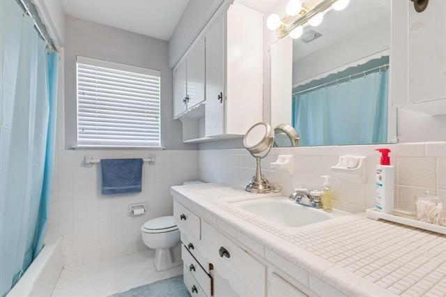 Building Photo - 8318 Lullwater Dr