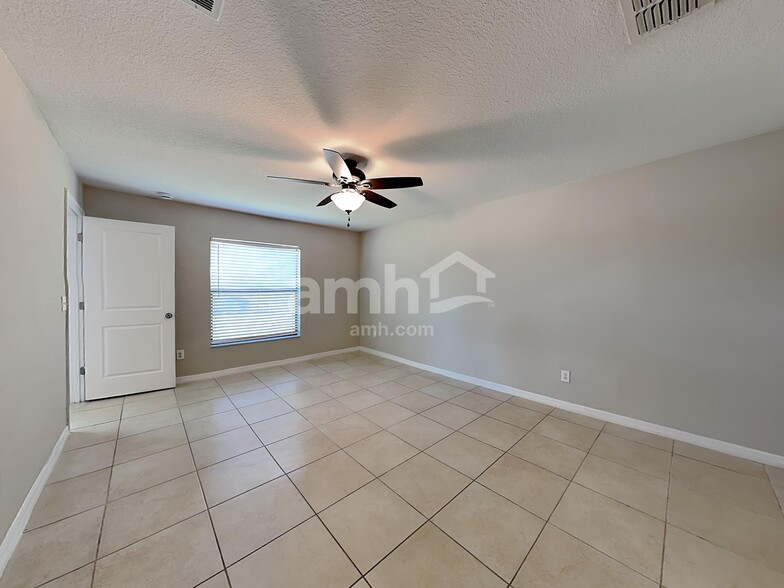 Building Photo - 10116 Carloway Hills Dr