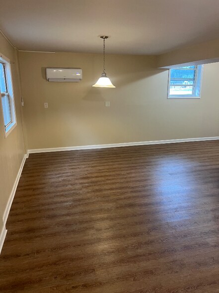 Building Photo - 4837 Cascade Dr