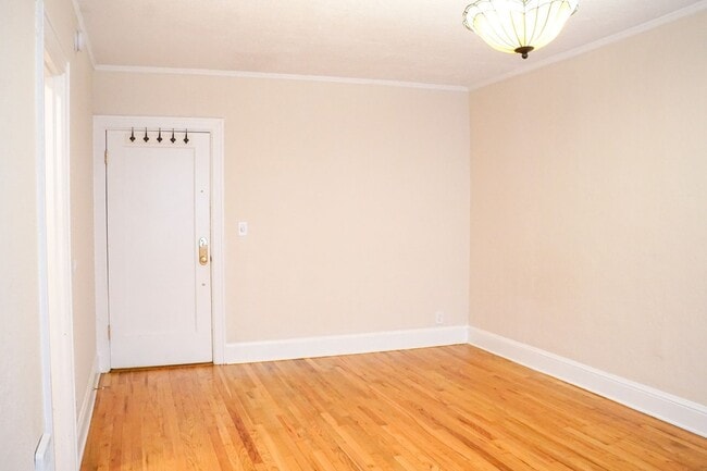 Building Photo - Charming NW Studio Close to Providence Par...