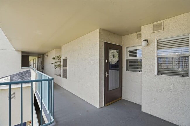 Building Photo - 5557 Sea Forest Dr