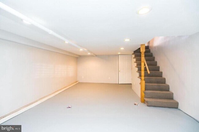 Building Photo - 321 E 29th St