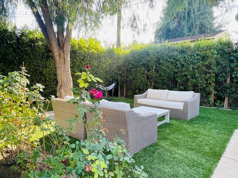 Building Photo - 17946 Valley Vista Blvd