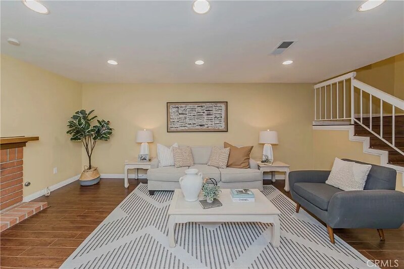 Building Photo - 2410 Plaza De Vista