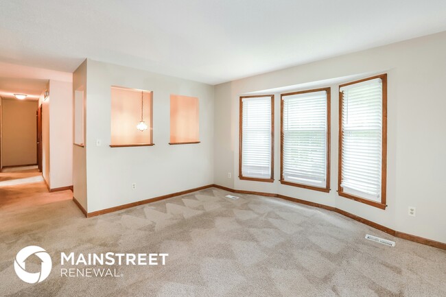 Building Photo - 1005 NE 104th Terrace