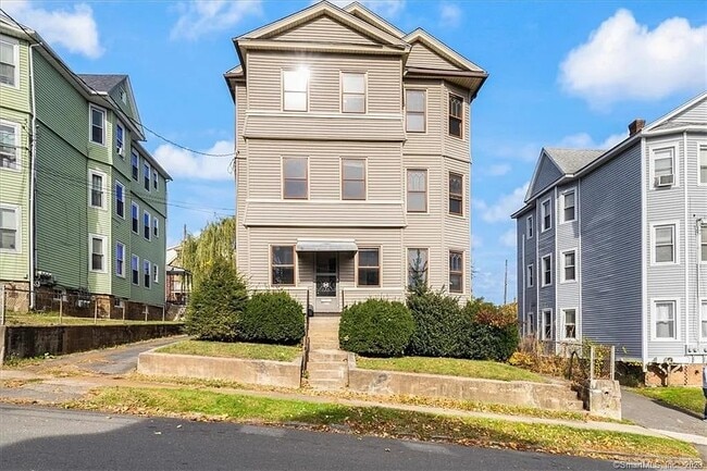 Building Photo - 113 Miller St