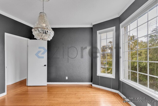 Building Photo - 3104 25th St