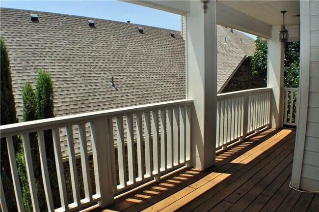 Building Photo - 9424 Snowberry Dr