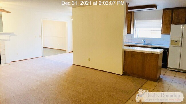 Building Photo - 8755 Pacific Hills Way