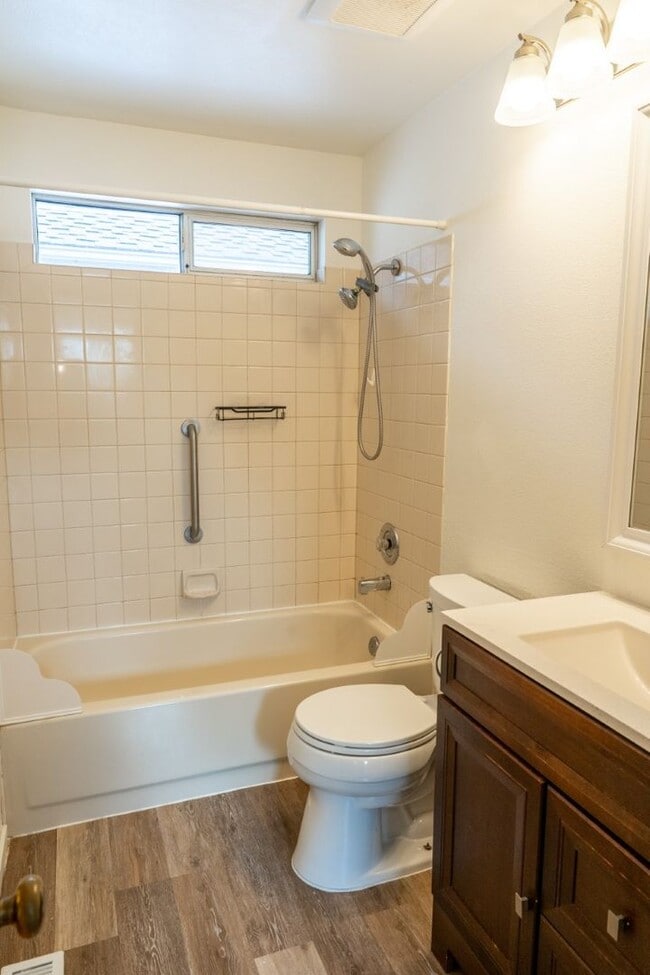 Building Photo - 3bd/2.25ba Sammamish House