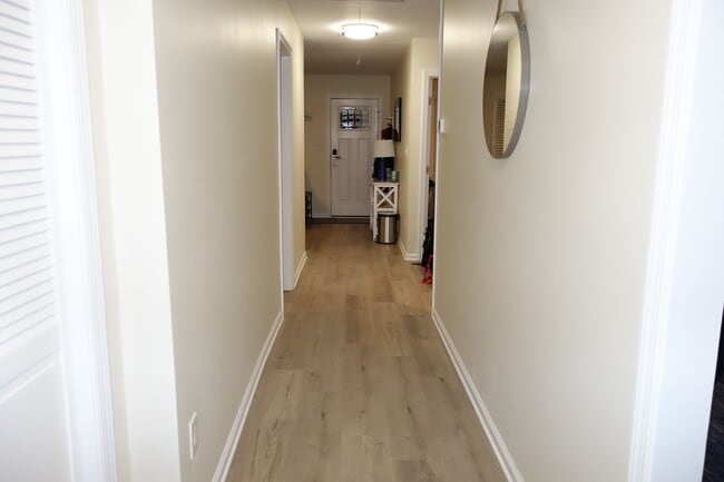 Building Photo - 405 Lossing Ave