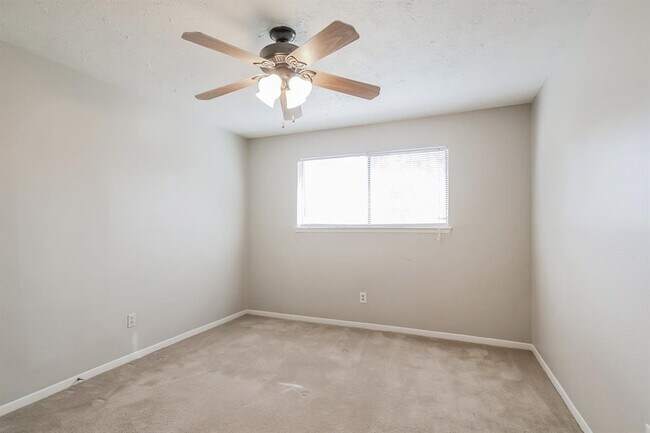 Building Photo - 21419 Park Willow Dr