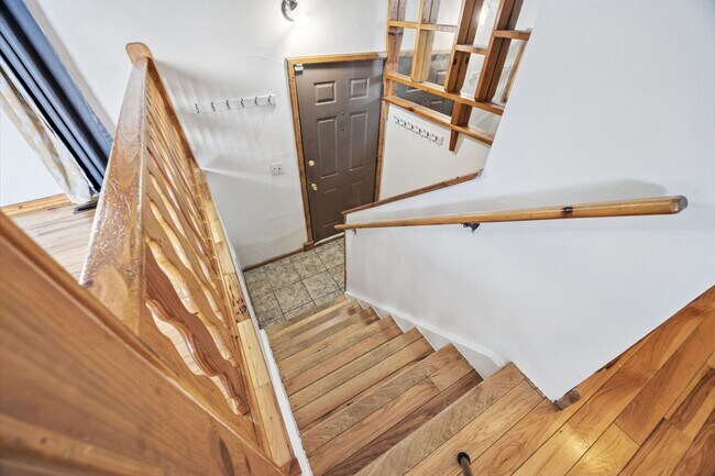 Building Photo - 1551 Chadwick Dr