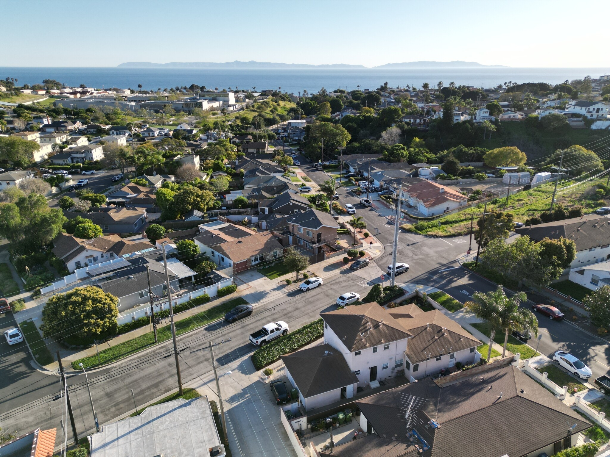 Building Photo - 982 W Hamilton Ave