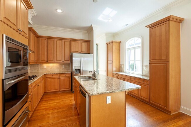 Building Photo - 8819 Provence Village Ln