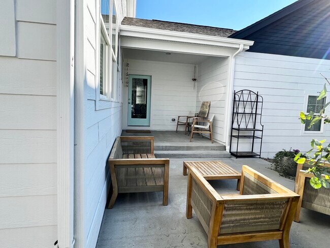 Back yard sitting area - 2822 Cascade Creek Dr