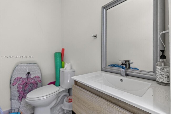 Building Photo - 2149 SW 30th Ct