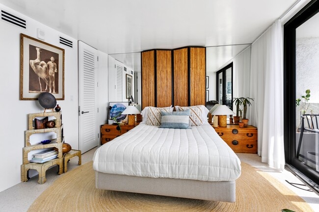 Building Photo - 1200 S Flagler Dr