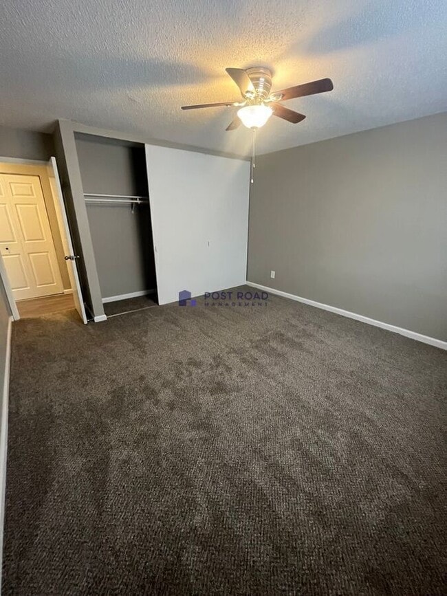 Building Photo - 545 W 27th St S