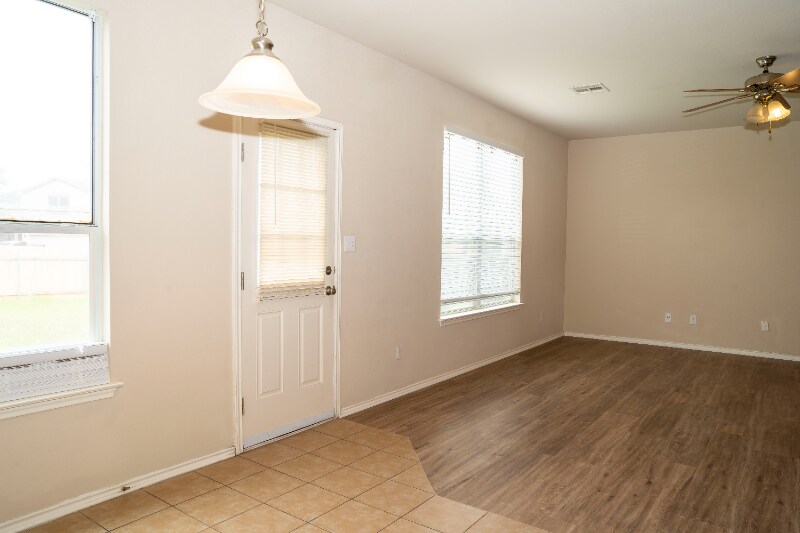Building Photo - 3516 Savage Springs Dr
