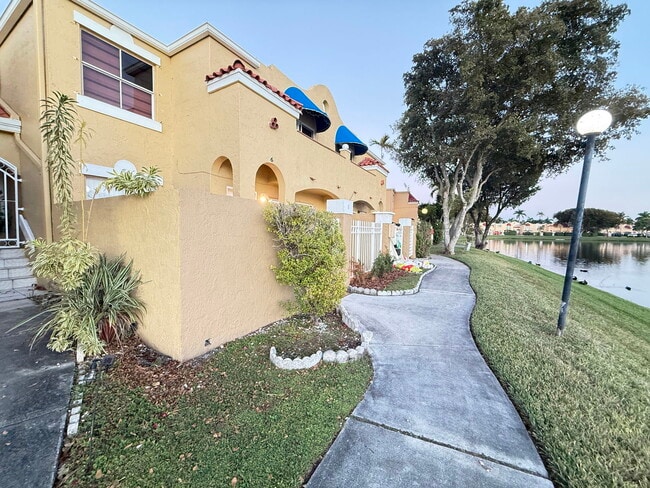 Building Photo - 8570 NW 3rd Ln