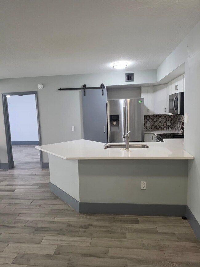 Building Photo - 4211 San Marino Blvd