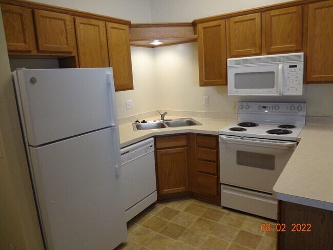 Building Photo - 650 N 500 W
