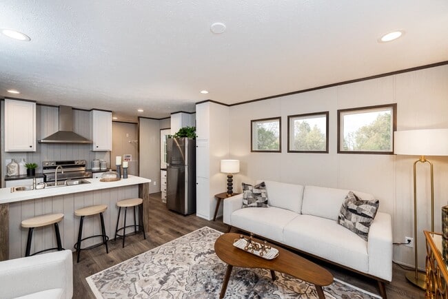 Building Photo - 136 Court Rd