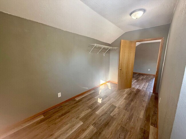 Building Photo - 4 Bed 2 Bath Single Family Home in Antigo