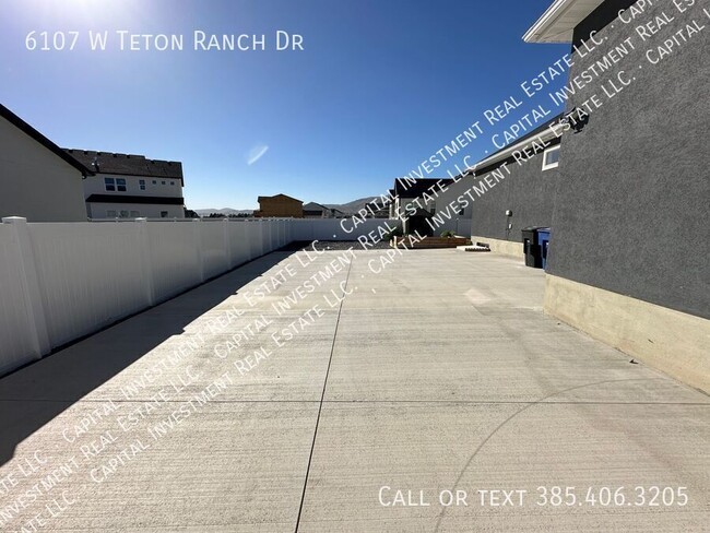 Building Photo - 6107 W Teton Ranch Dr