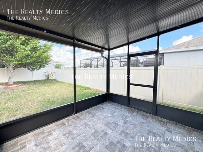 Building Photo - 308 Blue Cypress Dr