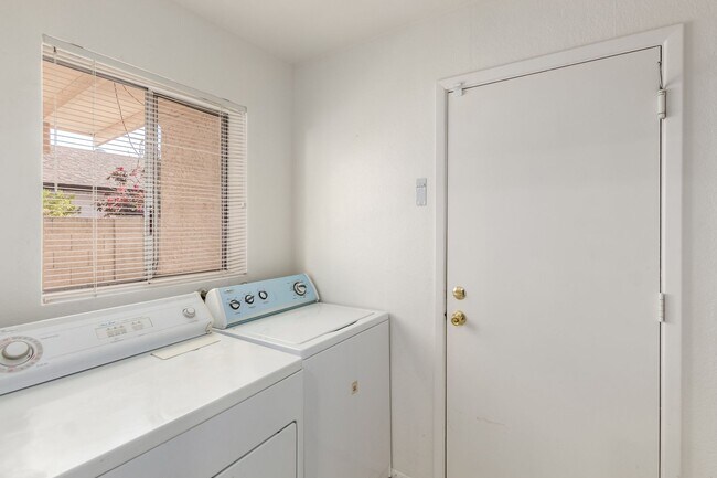 Building Photo - Location, Location, Location!