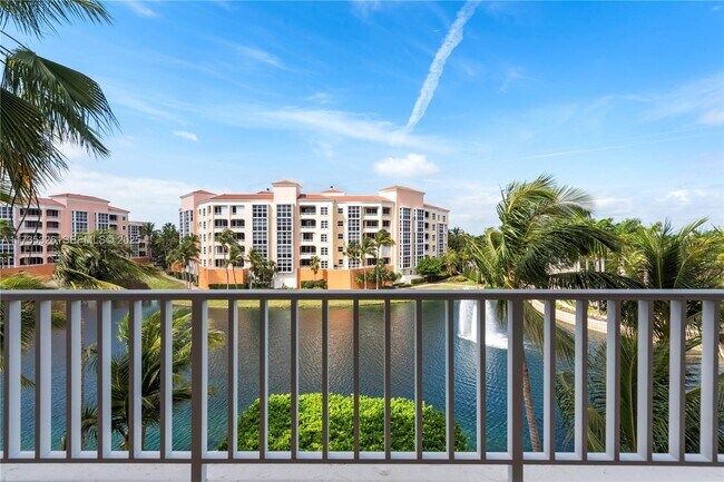 Building Photo - 705 Crandon Blvd