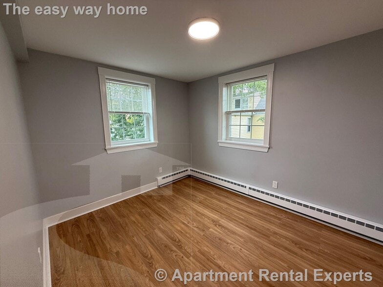 Building Photo - 132 Sherman St