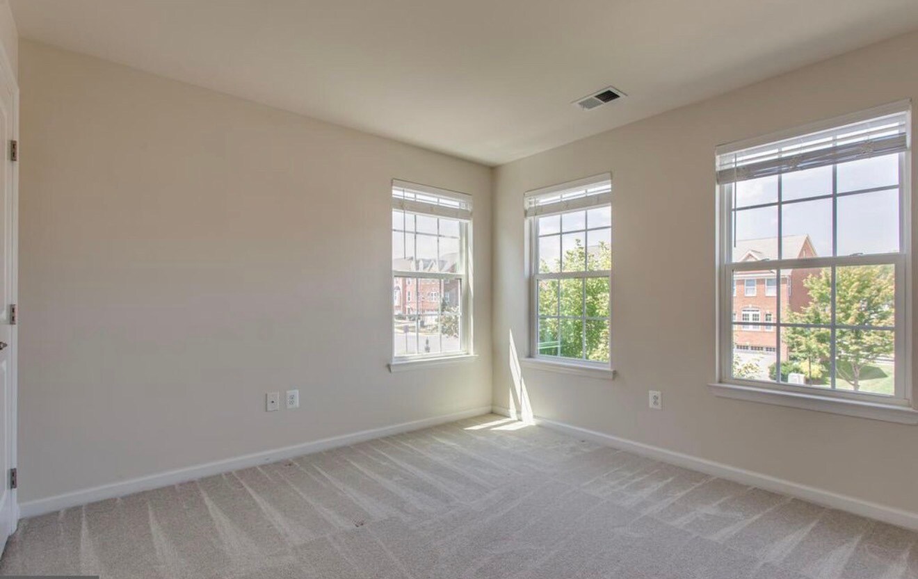 Building Photo - 3223 Careysbrook Ct