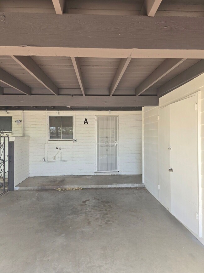 Primary Photo - 3501 E 3rd St