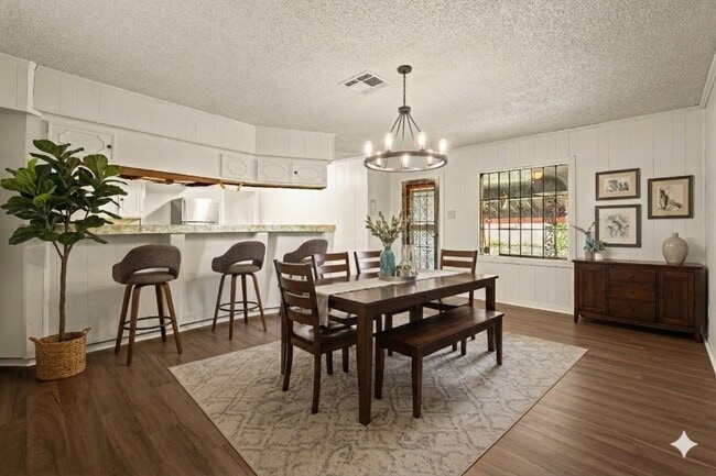 Building Photo - 2315 Leffingwell St